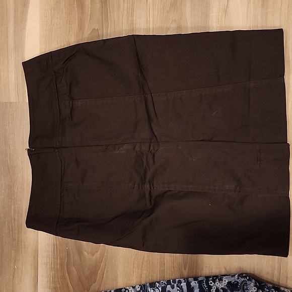 Skirts - Picture 5 of 10